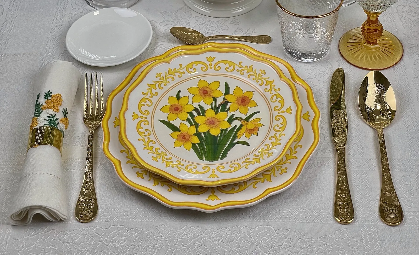 Plato · narcisos
