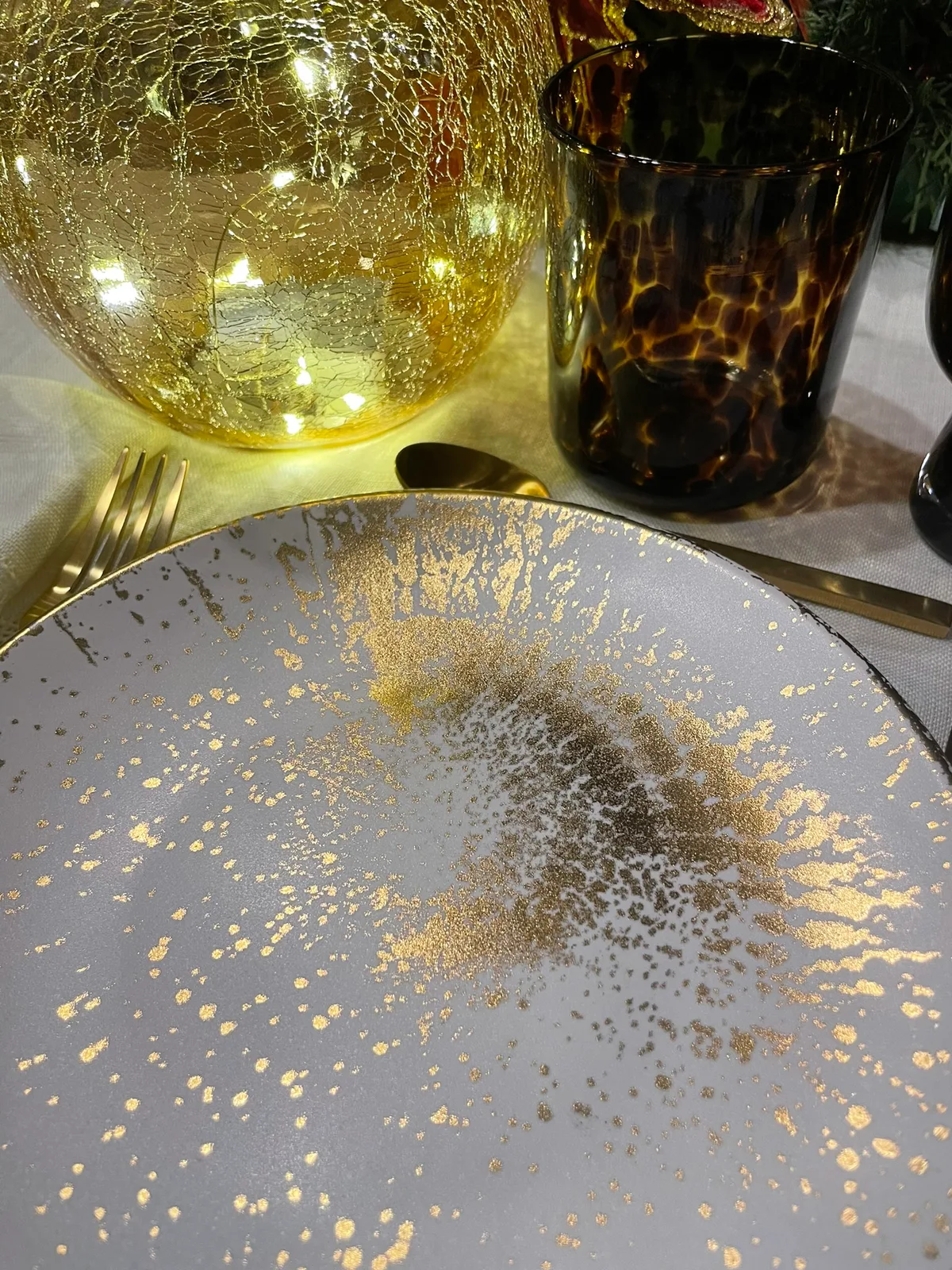 Plato · efecto dorado