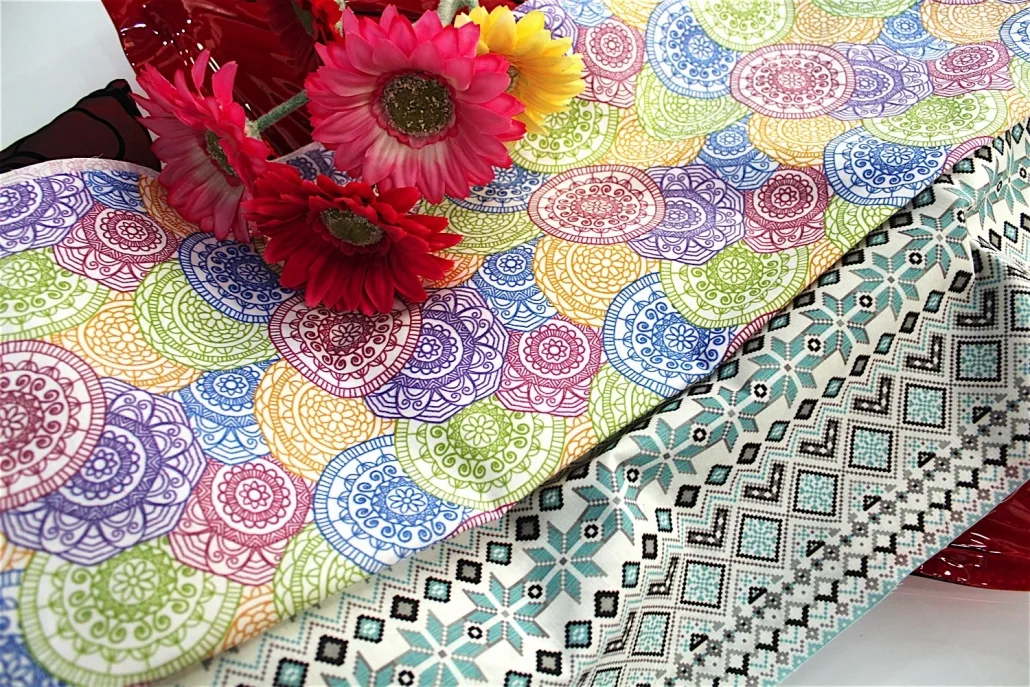 Rollos de tela con distintos estampados